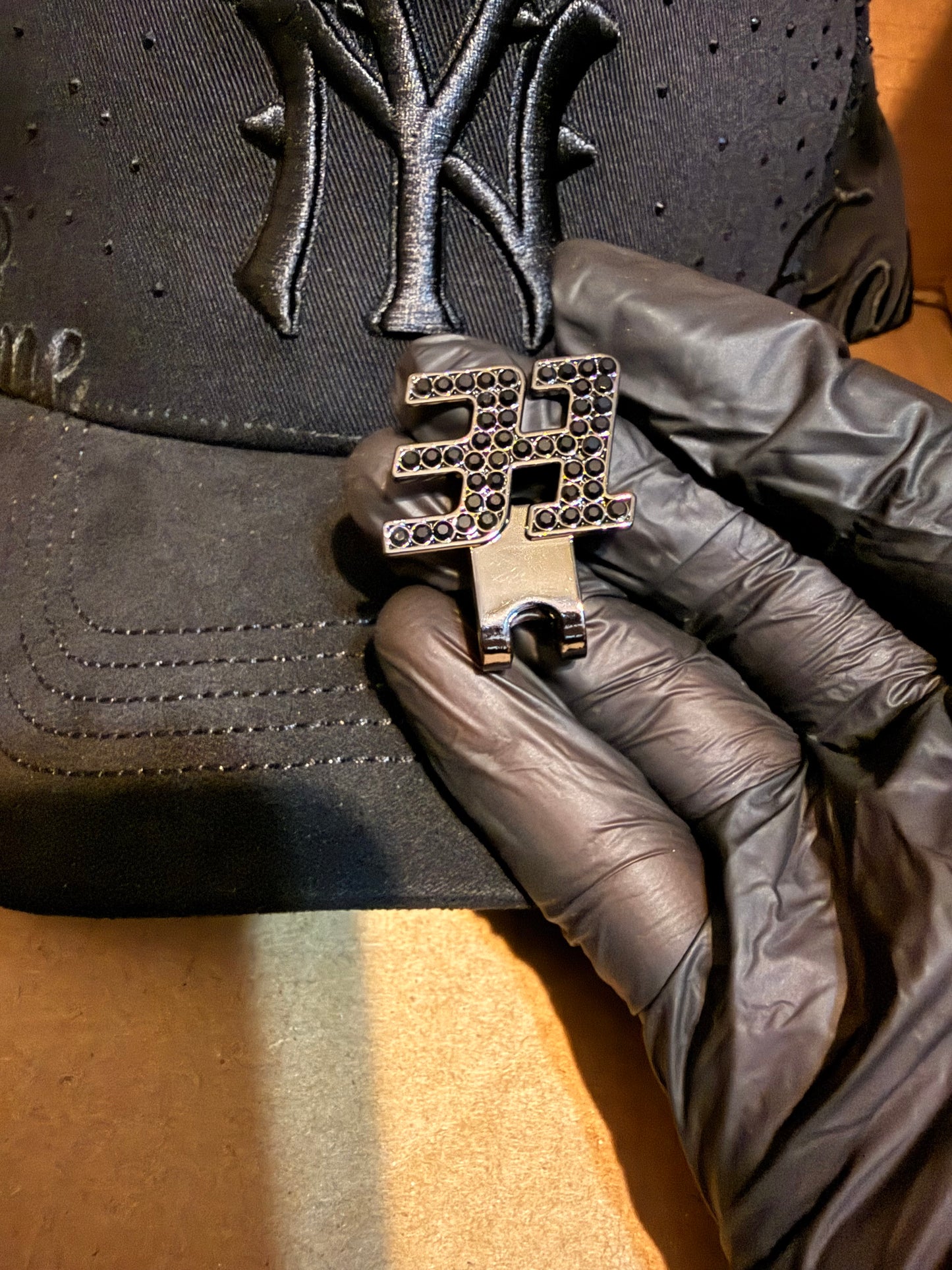 Thirthy One Hats Forever Crystal Black